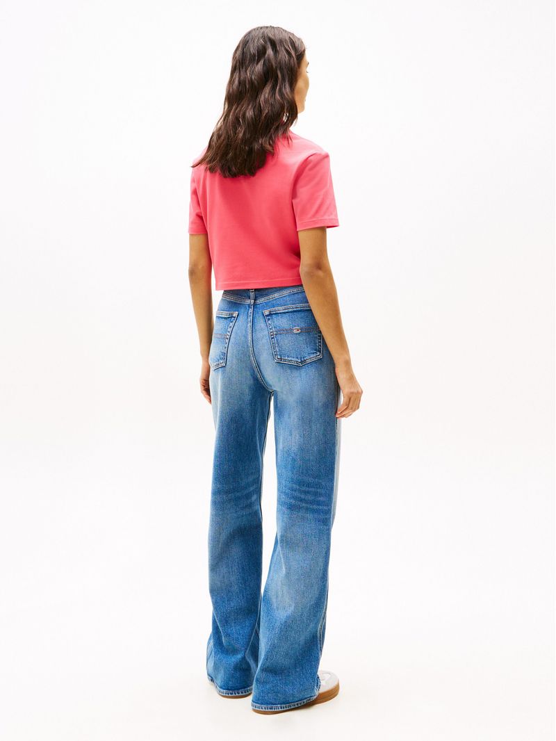Polo-de-corte-cropped-con-diseño-de-rayas