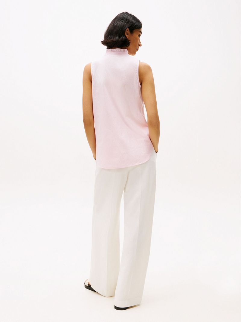 Blusa-sin-mangas-con-cuello-fruncido-