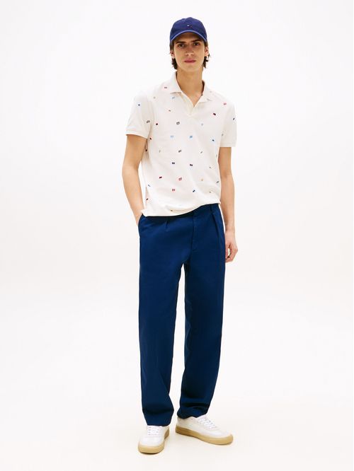 Polo de corte regular estampado de banderas