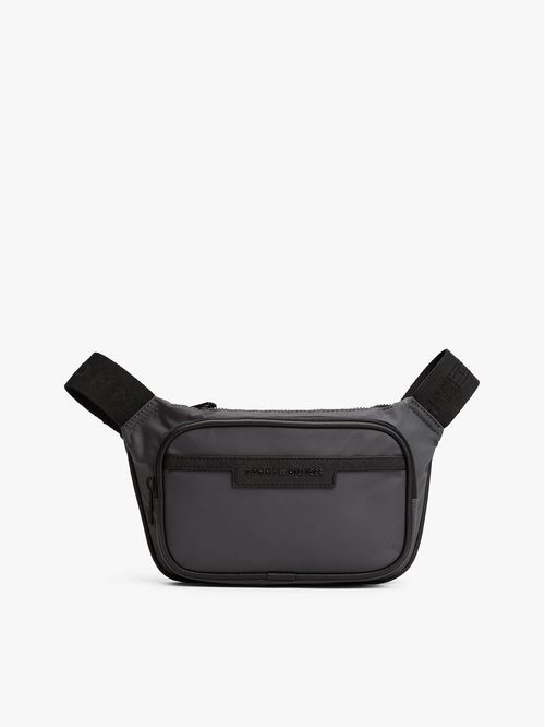 Cangurera con logo metálico