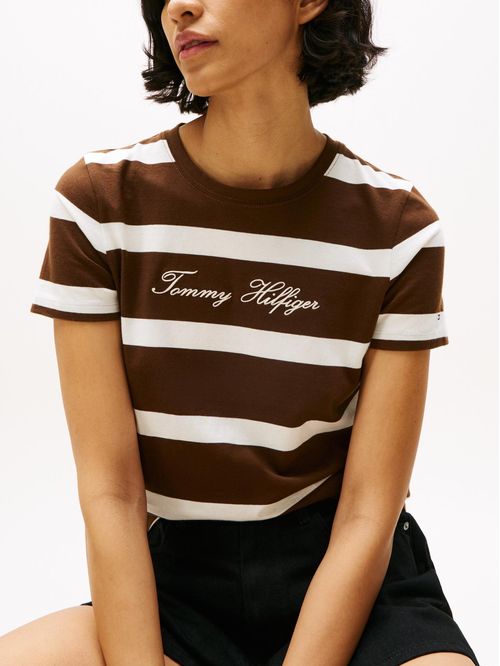 T-shirt con cuello redondo y logo bordado