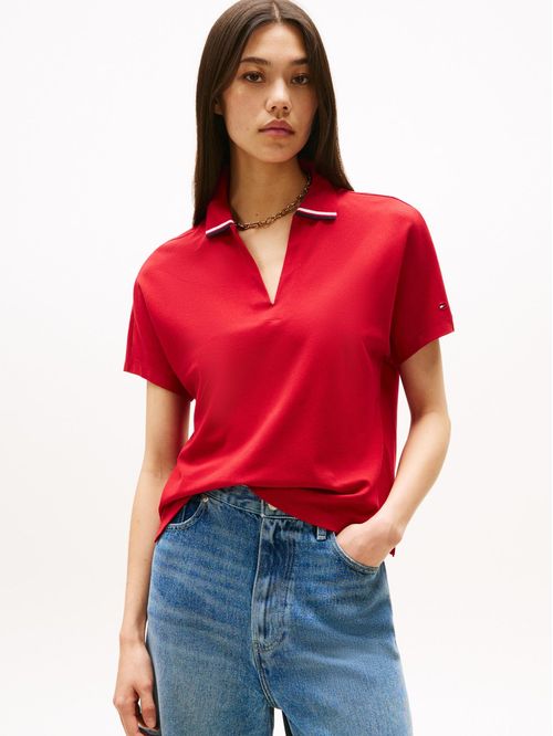 Polo de corte amplio