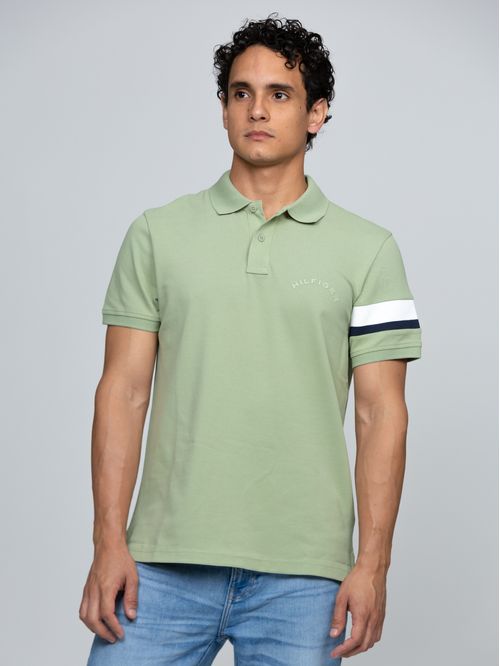 Polo de corte regular con detalles de cinta RWB