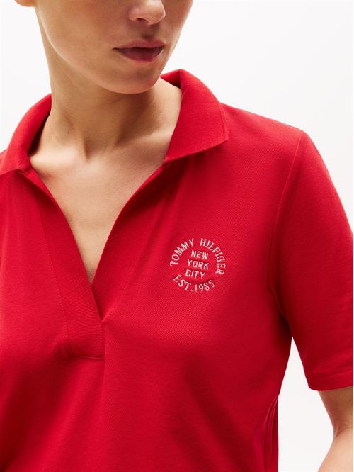 Polo de corte regular con logo