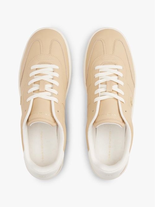 Tenis con monograma TH