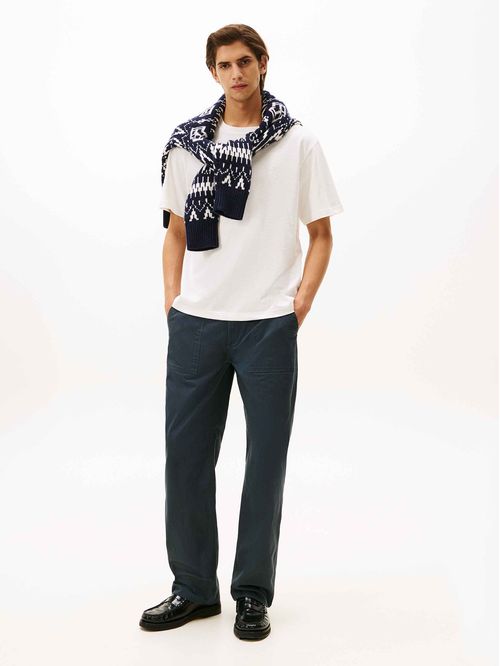 T-shirt con escudo texturizado bordado