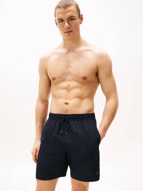 Bañador largo de nailon y cordón ajustable