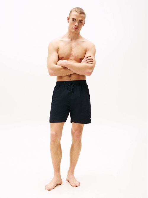 Bañador largo de nailon y cordón ajustable